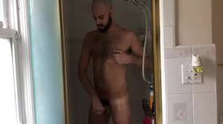 Online film Jerk and bust a load in the shower after shaving head