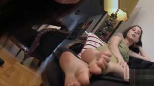 Online film Bratty Foot Girls - Jamie Daniels, Kobe Lee - Her Foot Worship Revenge