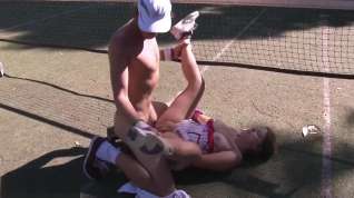 Online film Nasty amateur couple fucking on a tennis court