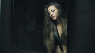 Online film Lorena B Masturbating in the shower