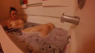 Online film Toying my ass in bathtub