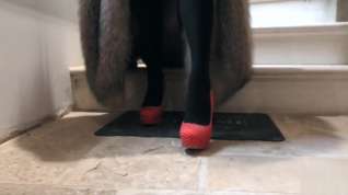 Online film Vanessa in Furs - Smoking and playing with a big black toy - Milf Mature Cougar