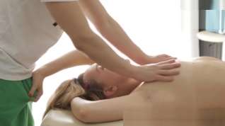 Online film Sexy teen babe gets erotic massage