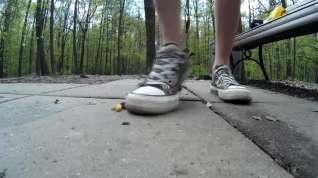 Online film Russian girl converse crush roaches