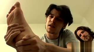 Online film Foot fetish straighty does an anal favor to his gay friend