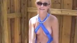 Online film Perky Stepdaughter Wearing A Tiny Bikini