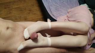 Online film cute college teen in fishnet socks is so good at footjob