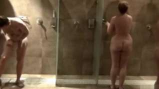 Online film Gorgeous milfs in a public shower room