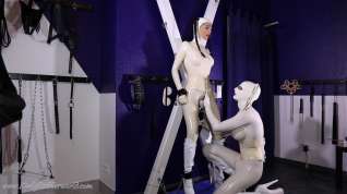 Online film Kinkyrubberworld - Latex Lara - White Rubberdolls On The Cross