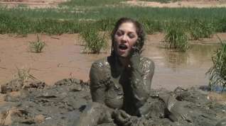 Online film girl in mud