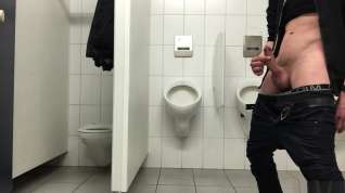 Online film Pissing in the men's room NOT in the urinals - but first a bit of dick fun
