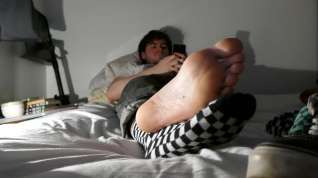Online film Worship my french skater feet after I rode the whole day (part 1)