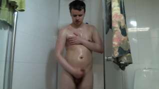 Online film Big dick maturbating in the shower