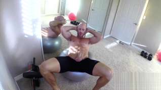 Online film Porn Stud Johnny Sins Jerks Off While Working Out