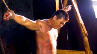 Online film Chinese hunk flogged and tortured