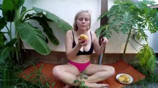 Online film outdoor masturbate amateur young teen get real orgasm with mango then eat