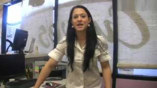 Online film Wetting At Work - Ineed2pee (Cheyenne)