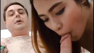 Online film Thai ladyboy gives an handjob and a fellatio to Andrea Dipre