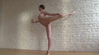 Online film Naked ballerina Anett