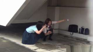 Online film Japanese teenage skanks peeing