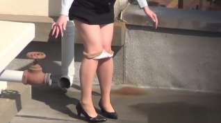 Online film Asian ho peeing her panties in street