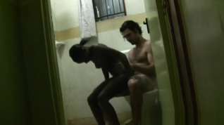 Online film Sexy slutty chick sucks cock in a bathroom (Tiny, Antonio)
