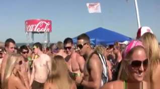 Online film Drunk Teens at Public Boat and beach Party