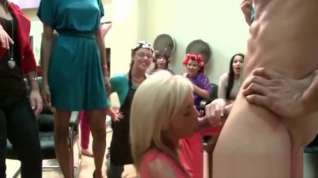 Online film Horny Women Sucking Dicks at the Hair Salon