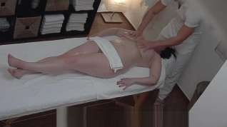 Online film Hot massage turns to fingering spycam