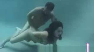 Online film Sex in the pool
