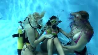 Online film bikini scuba girls