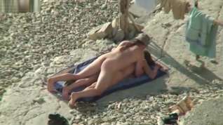 Online film Couple Caught on Camera Having Sex on The Beach