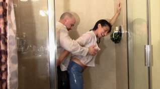 Online film Fit Couple Drenched (shower Scenes)