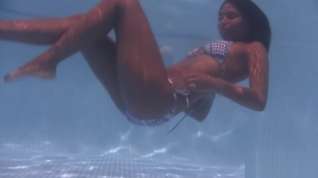 Online film Cute Girl Underwater Part 2