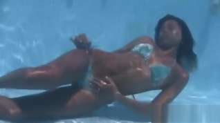 Online film Cute Girl Underwater Part 1