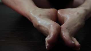 Online film Hot Candle Wax Lotion Foot Rub and Massage of Sexy High Arched Feet