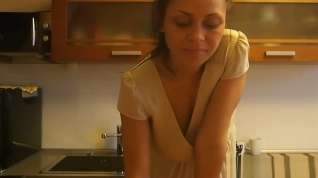 Online film Teasing session in the kitchen with a hottie