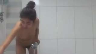 Online film Asian beauties in shower 2
