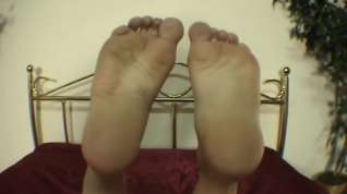 Online film Trinity Feet on the Bed (Feetsees)