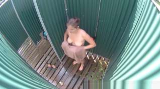 Online film Chubby Girl Catched in Public Shower