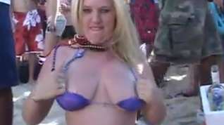 Online film Wild party girls get crazy in bathing suits