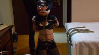 Online film Chinese girl in mask