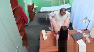 Online film Euro babe pussylicked by the doctor