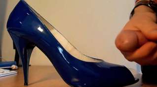 Online film Cum on blue heels