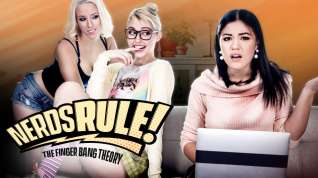Online film Chloe Cherry,Kendra Spade,Aspen Romanoff in Nerds Rule!: The Finger Bang Theory - GirlsWay