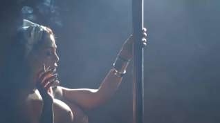 Online film Chloe Lexus smoking and Pole Dance