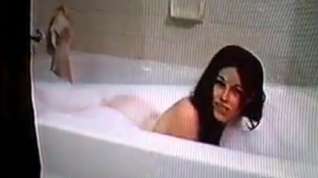 Online film hairy hippy takes a bubble bath