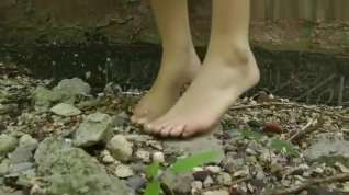 Online film dirty feet in summer with long dress