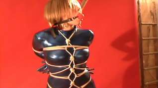 Online film bleu catsuit and ball gagged