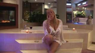Online film Miss Honeypot Smoking Bathtub